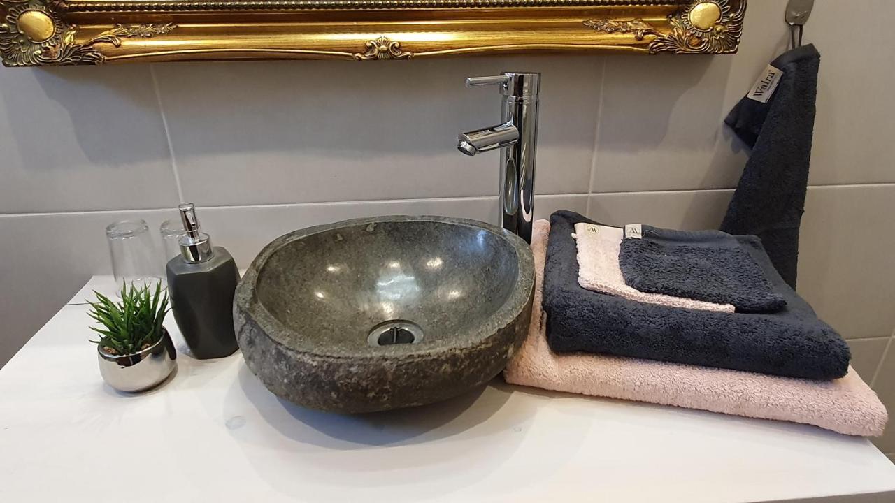 Tiszaszolos Tisza White House B&B 외부 사진
