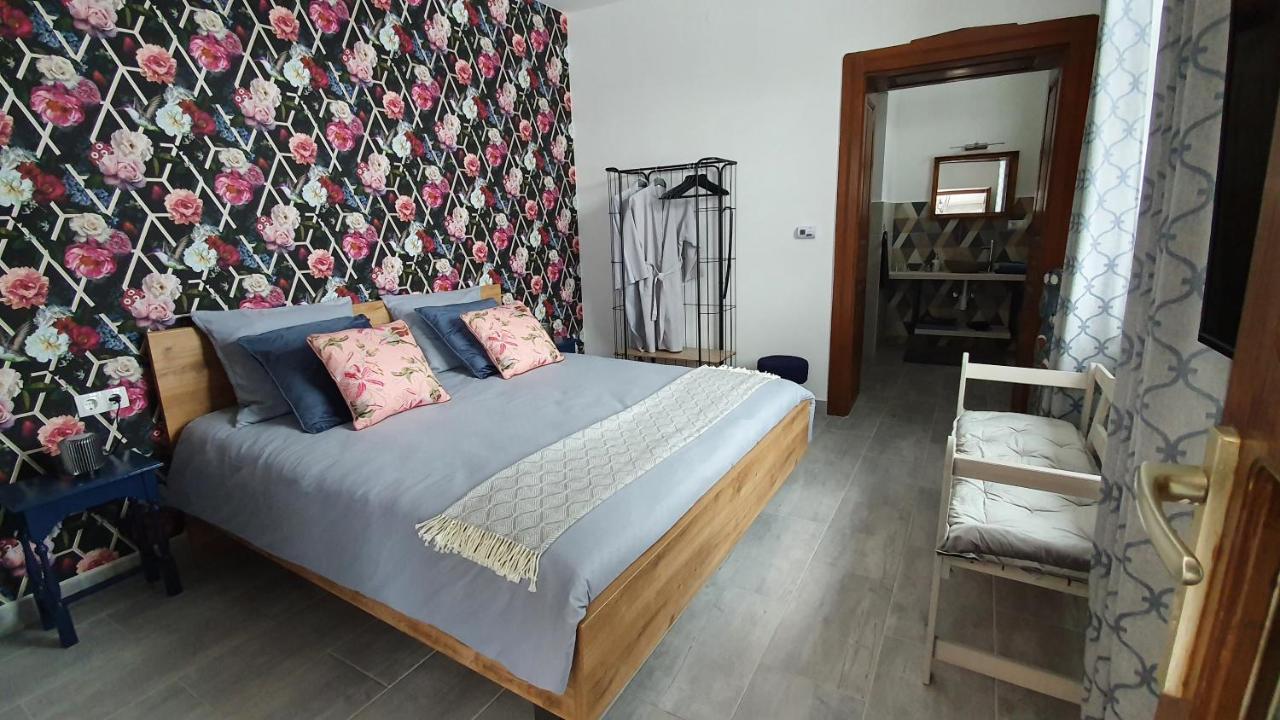 Tiszaszolos Tisza White House B&B 외부 사진