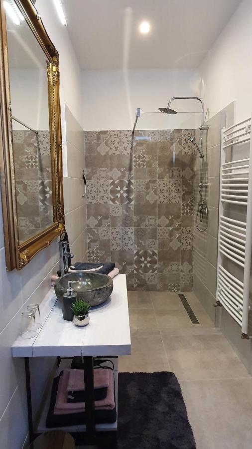 Tiszaszolos Tisza White House B&B 외부 사진