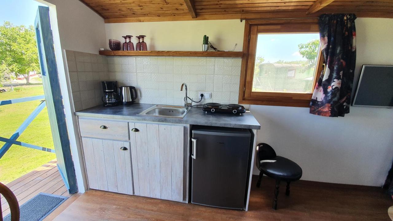 Tiszaszolos Tisza White House B&B 외부 사진