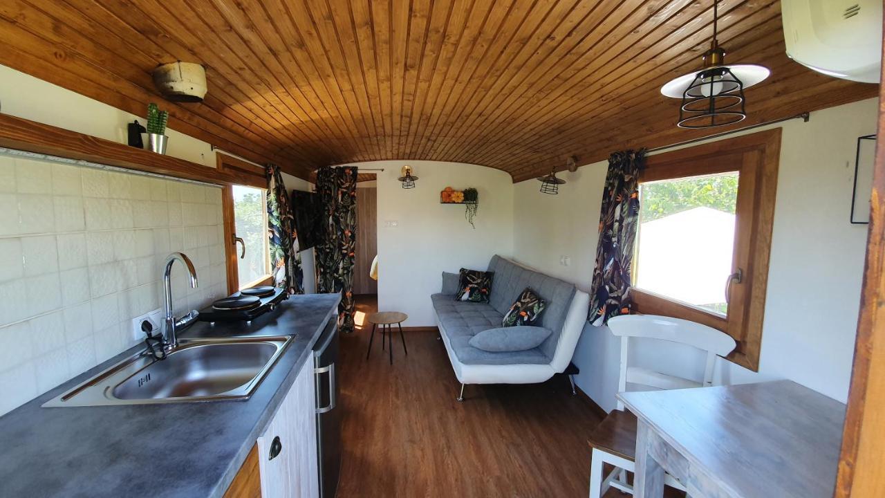 Tiszaszolos Tisza White House B&B 외부 사진