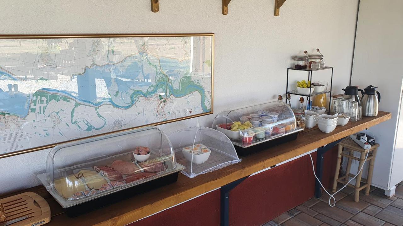 Tiszaszolos Tisza White House B&B 외부 사진